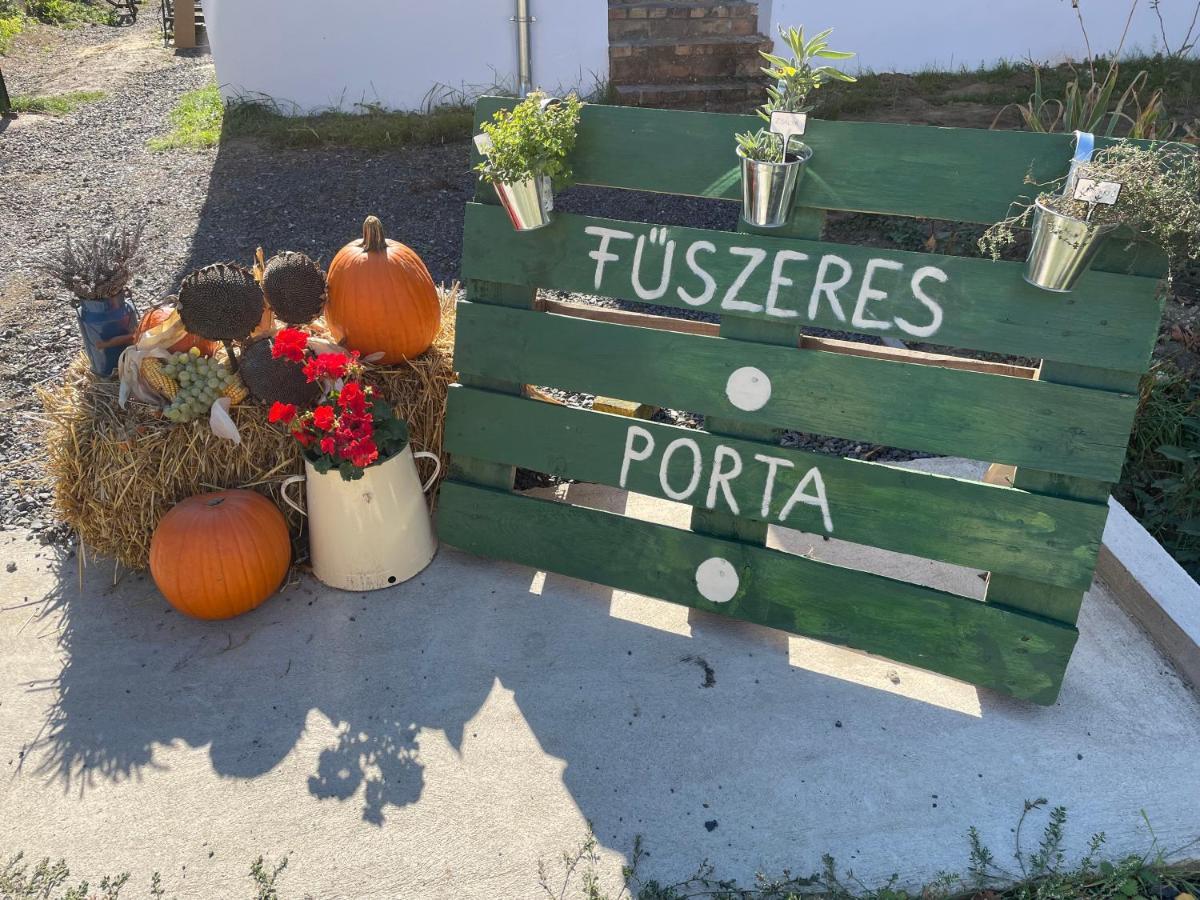 Вилла Fuszeres Porta Mihalyfa Экстерьер фото